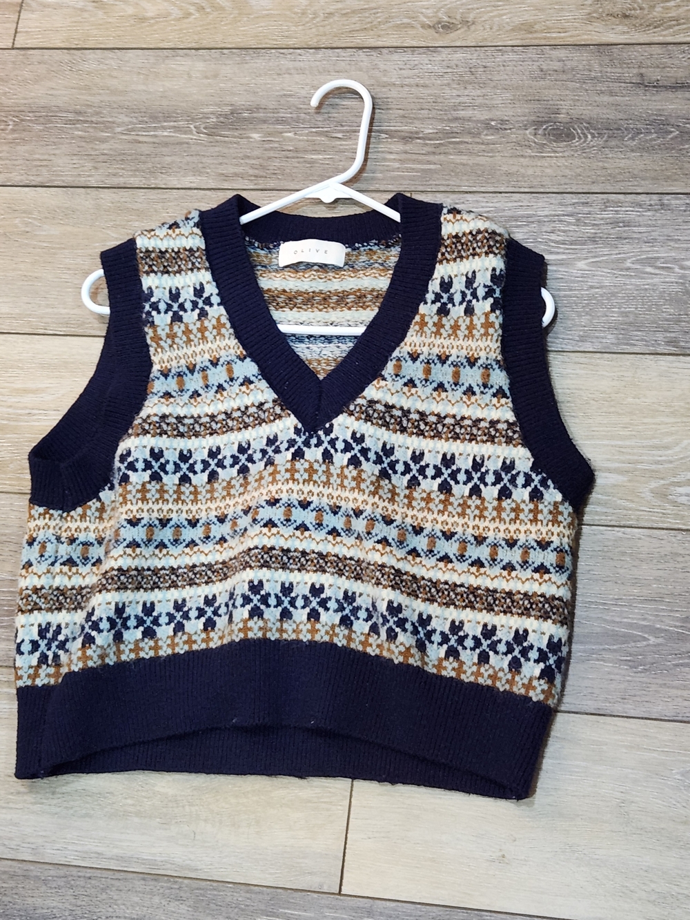 Olive Fair Isle V-Neck Sweater Vest in Navy and Cream Size Medium Preppy